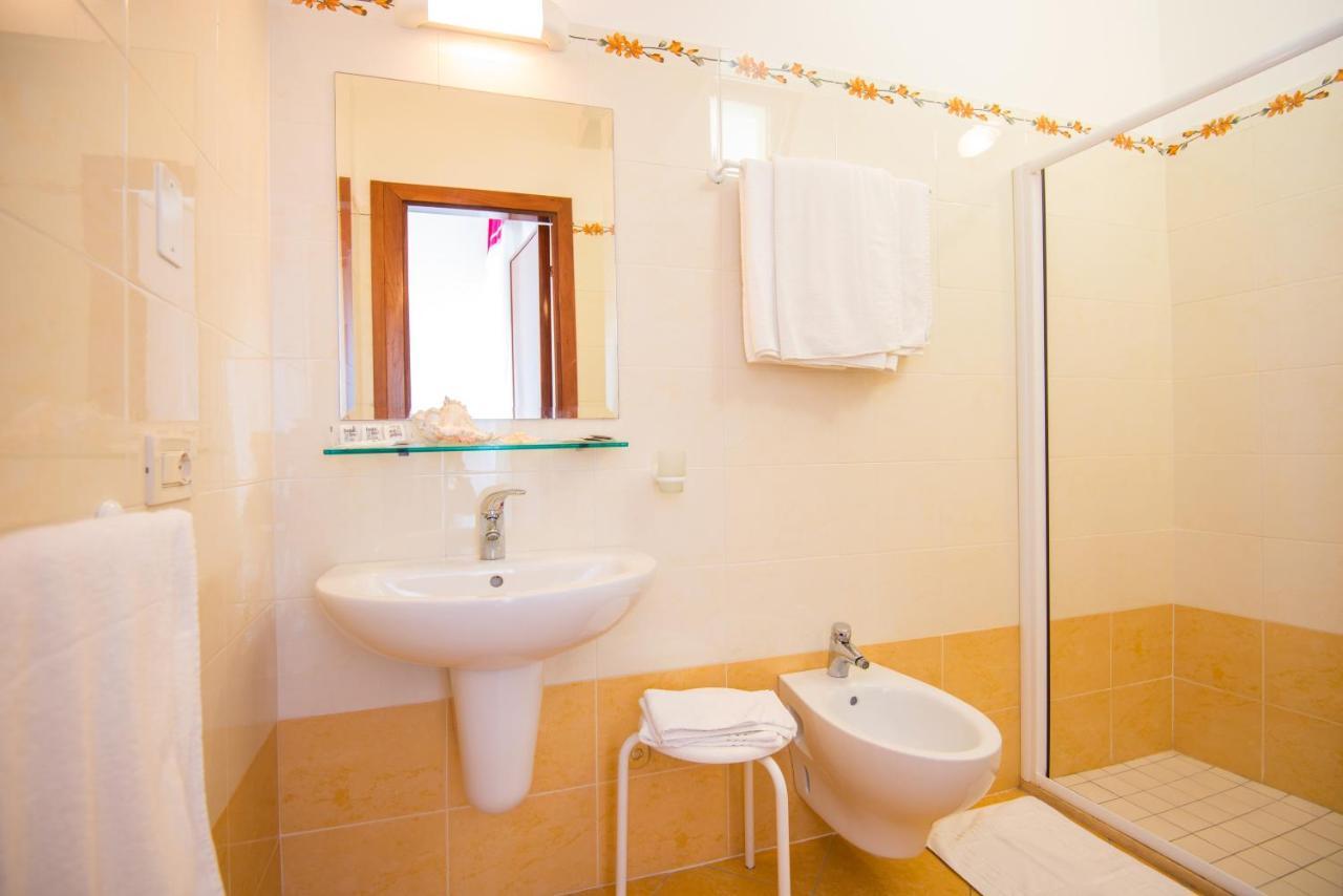 Hotel Venezia كاتوليكا المظهر الخارجي الصورة