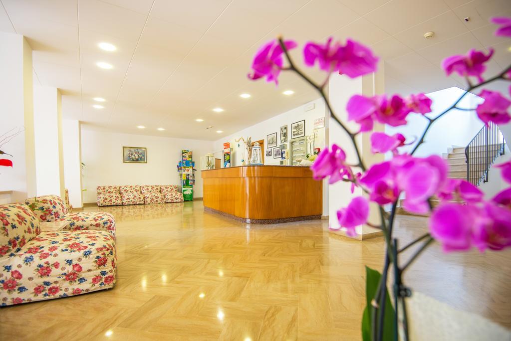 Hotel Venezia كاتوليكا المظهر الخارجي الصورة