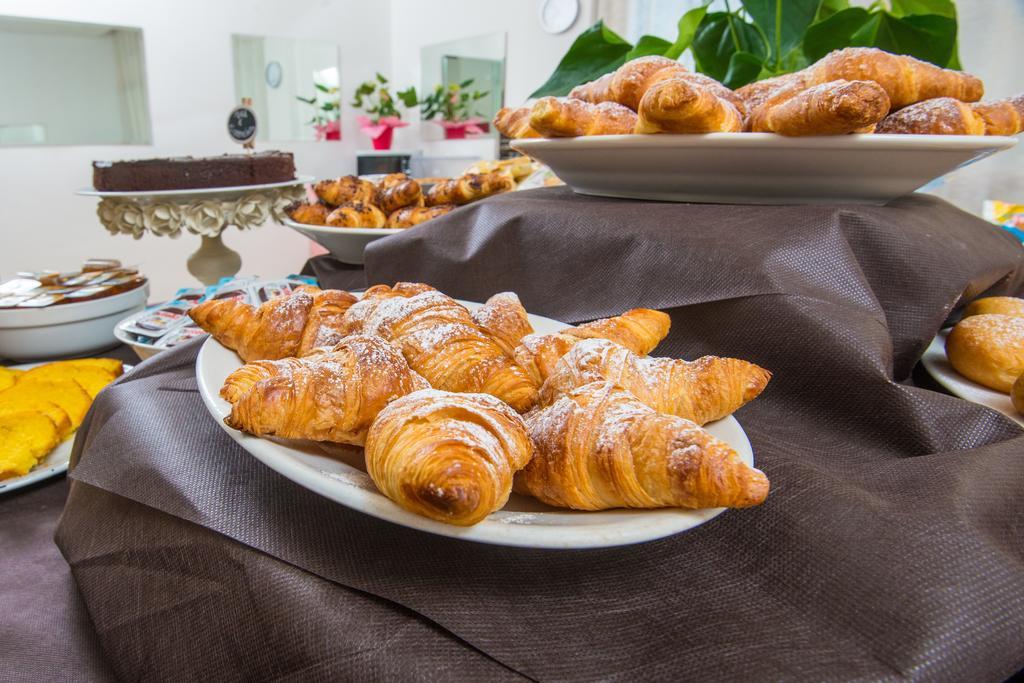 Hotel Venezia كاتوليكا المظهر الخارجي الصورة