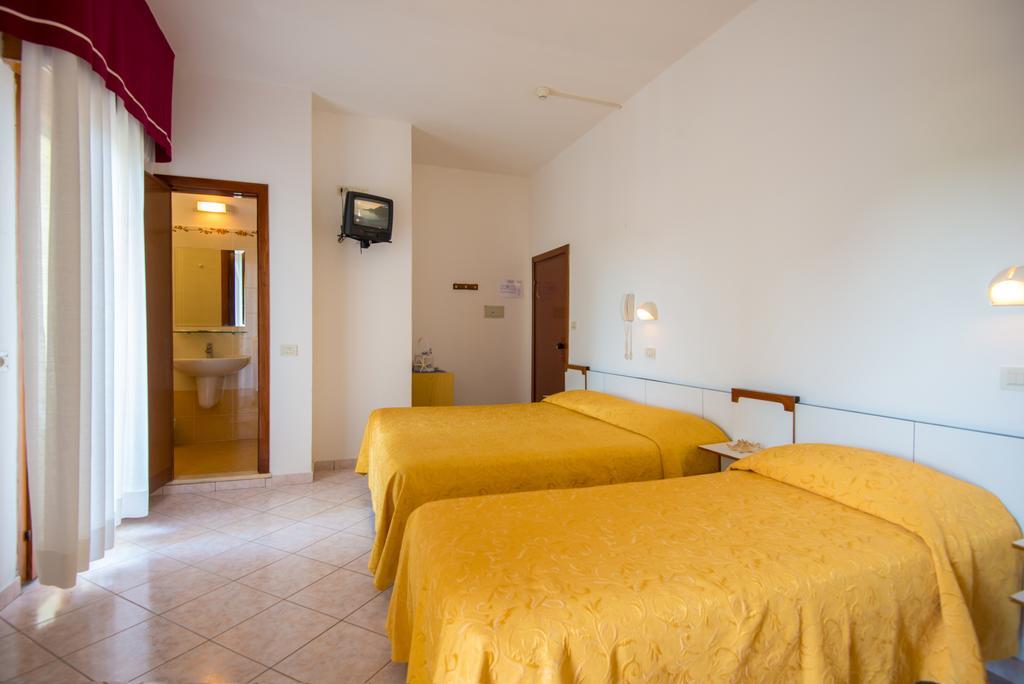 Hotel Venezia كاتوليكا المظهر الخارجي الصورة