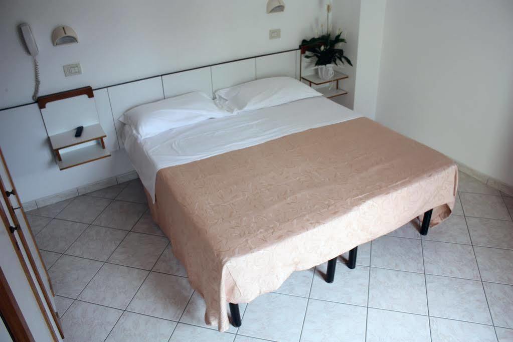Hotel Venezia كاتوليكا المظهر الخارجي الصورة