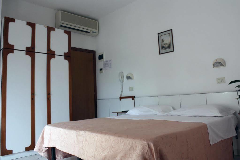 Hotel Venezia كاتوليكا المظهر الخارجي الصورة